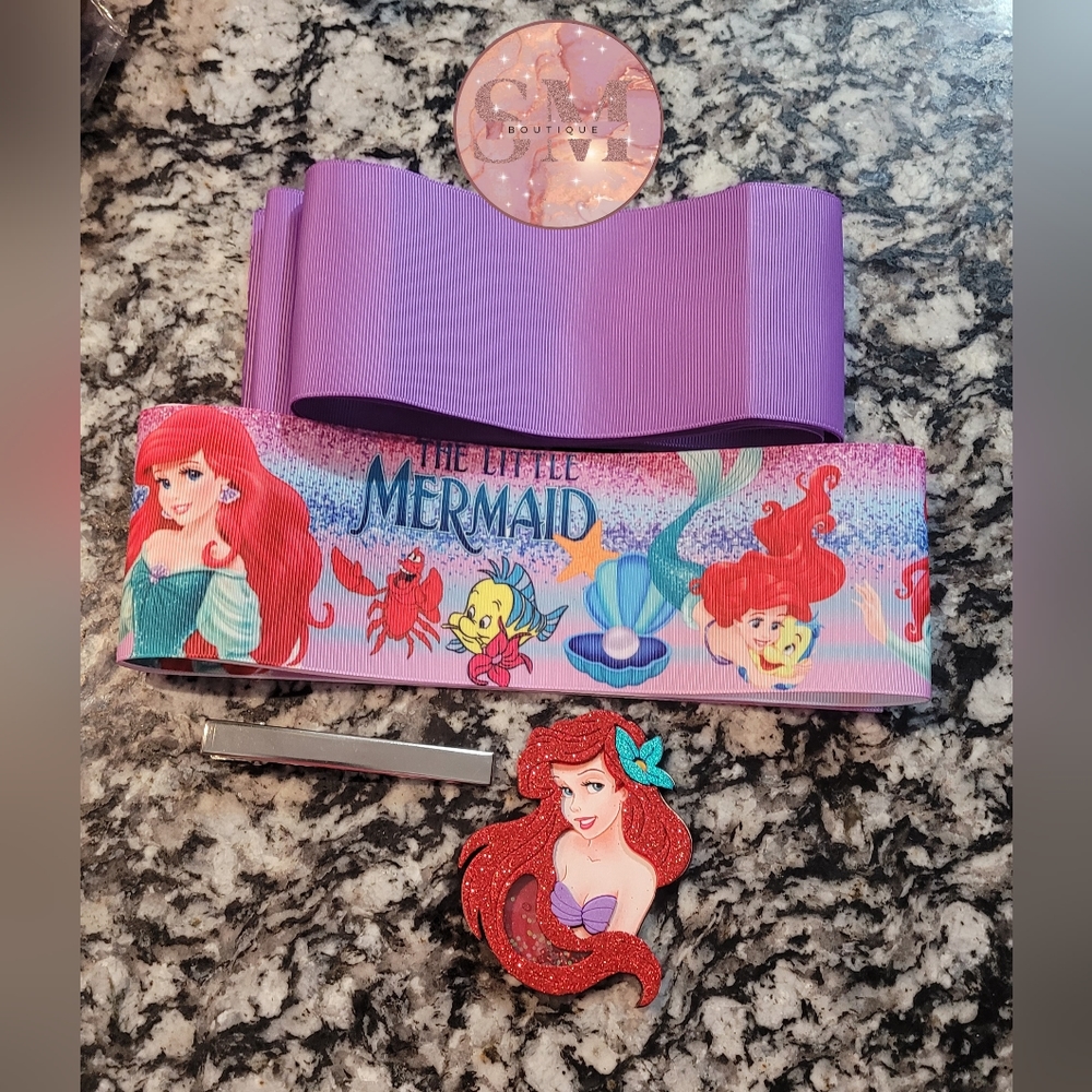 Ribbon, Shaker, and clip to make your own bow!